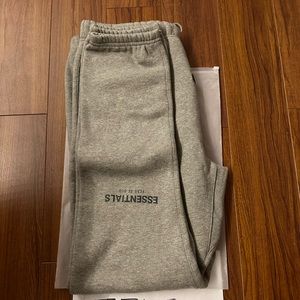 Essentials “FOG” sweatpants heater grey